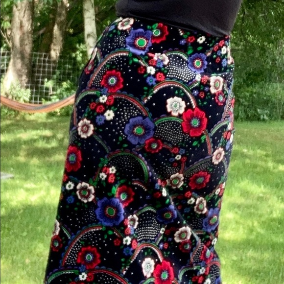 Vintage velvet ankle length floral skirt - Picture 2 of 5